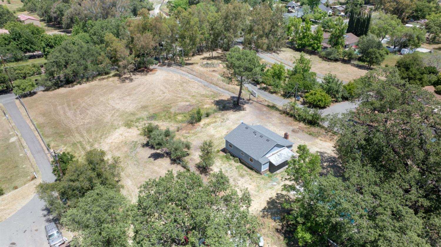 9348 Golden Gate Avenue