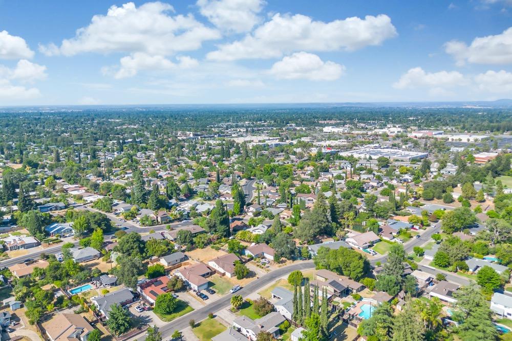 7652 Kensington Drive