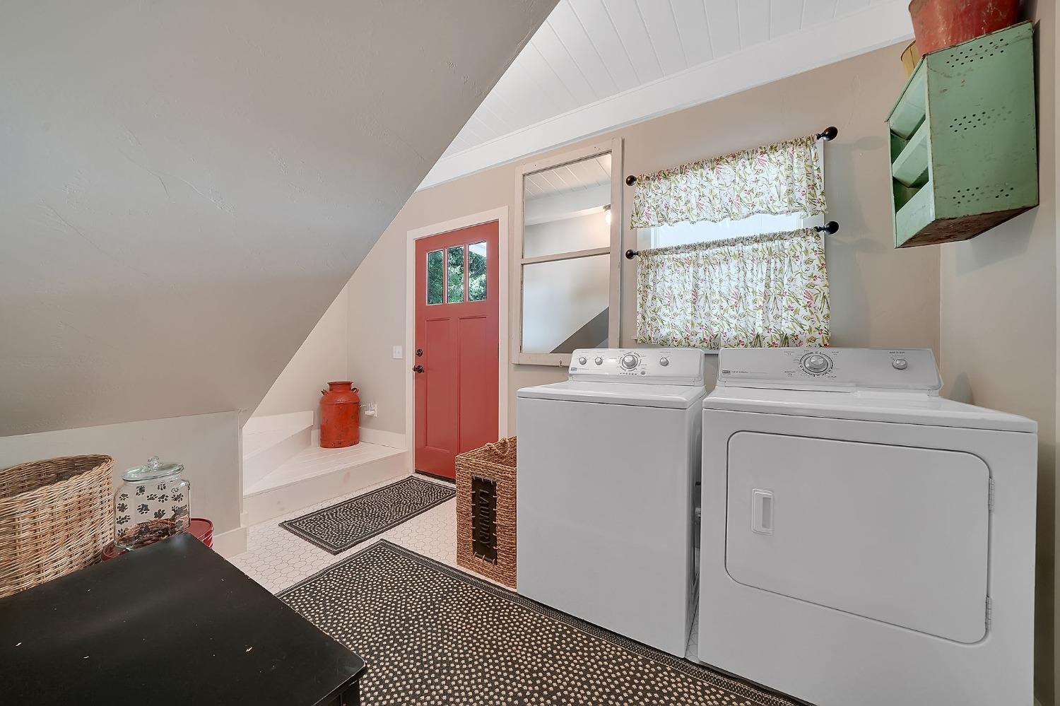 1665 Lili Valley Circle