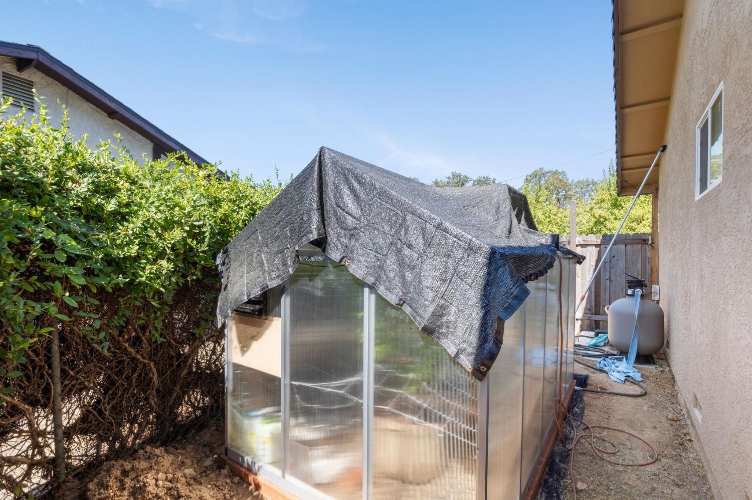 9758 Beachwood Drive