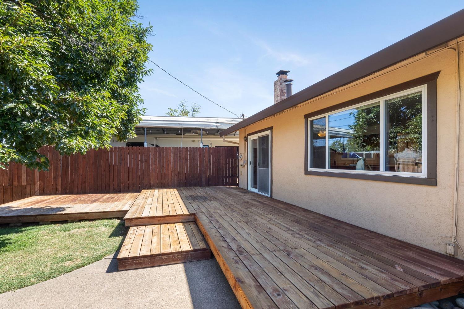 9758 Beachwood Drive