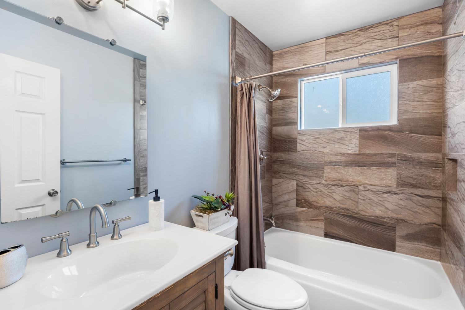 9758 Beachwood Drive