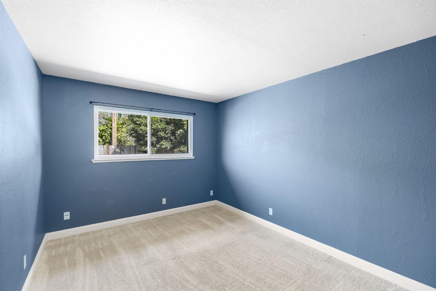 9758 Beachwood Drive