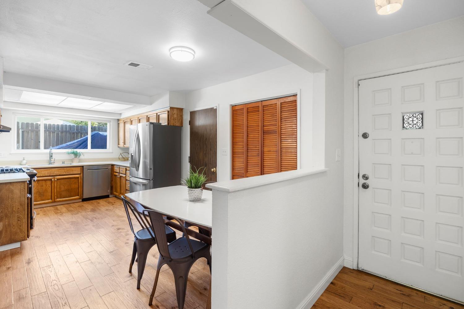 9758 Beachwood Drive