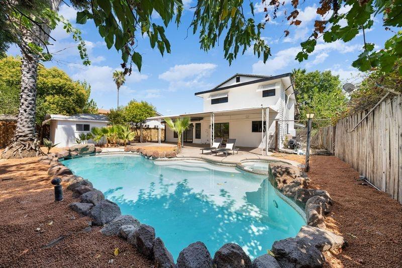 6013 Hillsdale Boulevard