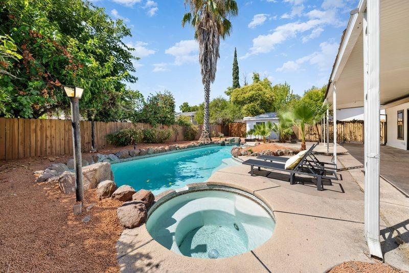 6013 Hillsdale Boulevard