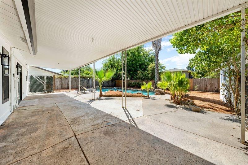 6013 Hillsdale Boulevard