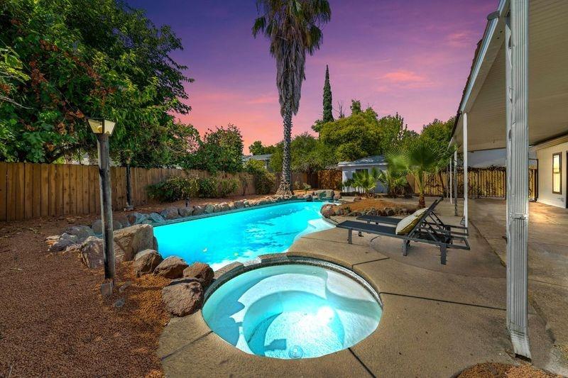 6013 Hillsdale Boulevard