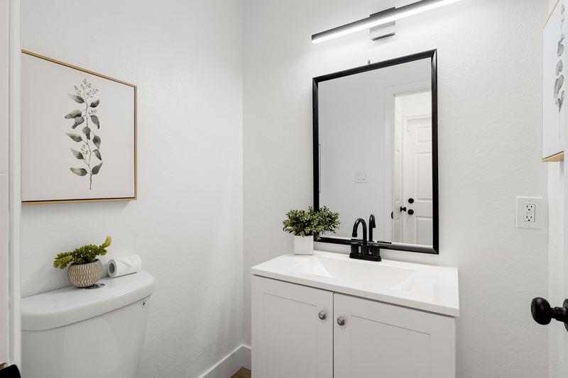 6013 Hillsdale Boulevard