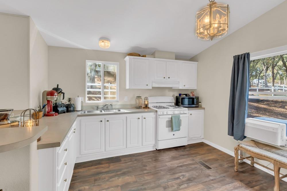 4940 Grandview Court