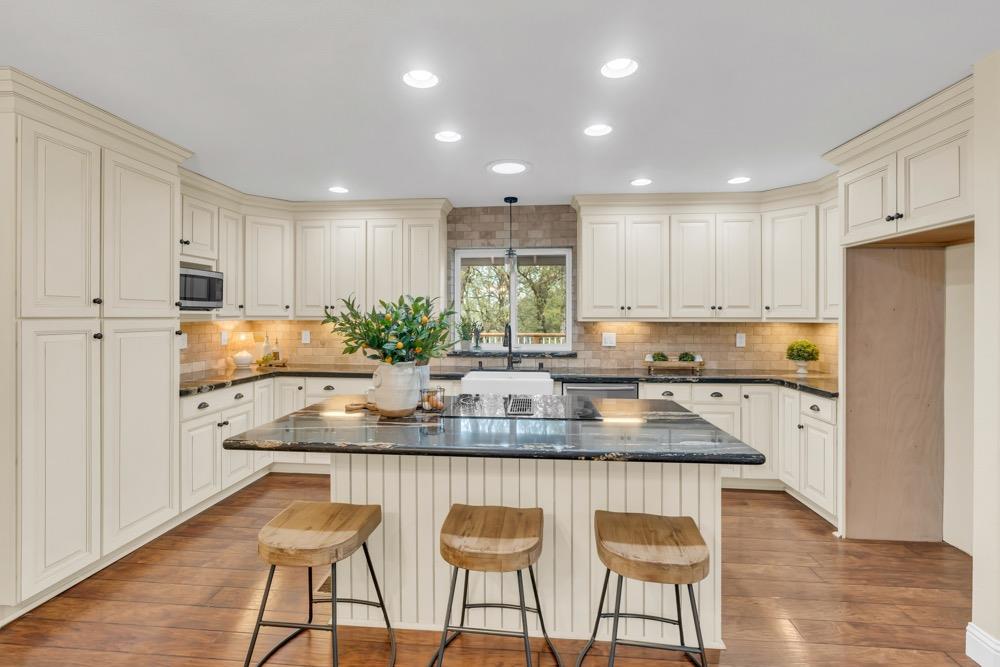 4940 Grandview Court