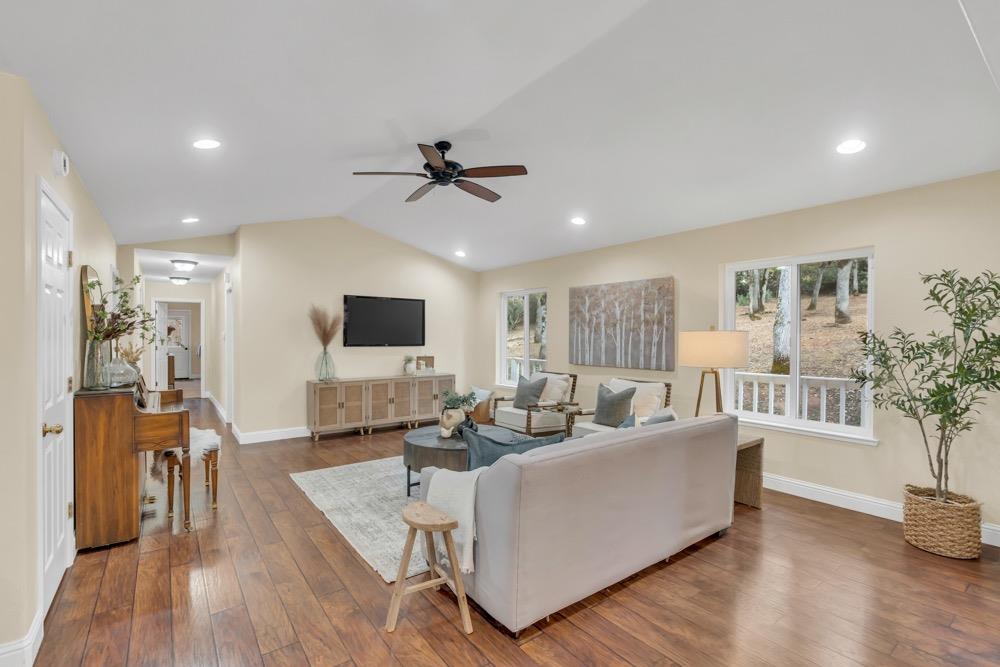 4940 Grandview Court