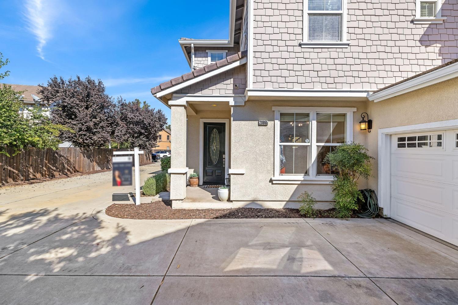 20865 Grapevine Drive