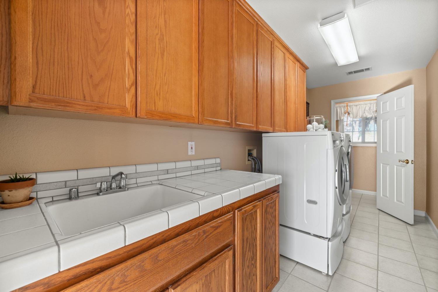 3287 Vista Del Mundo