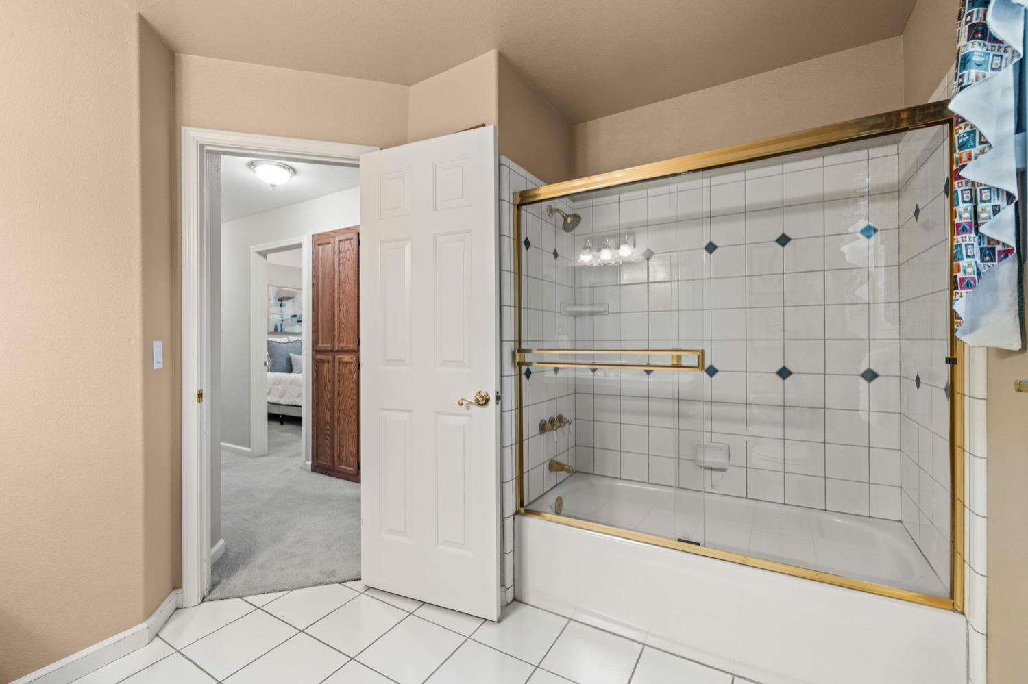 3287 Vista Del Mundo