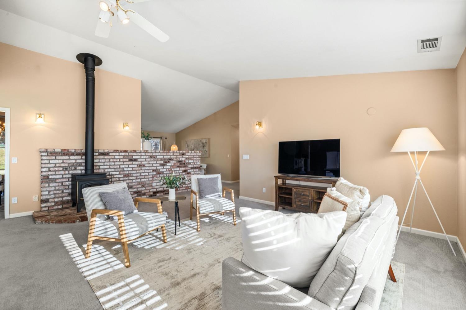 3287 Vista Del Mundo