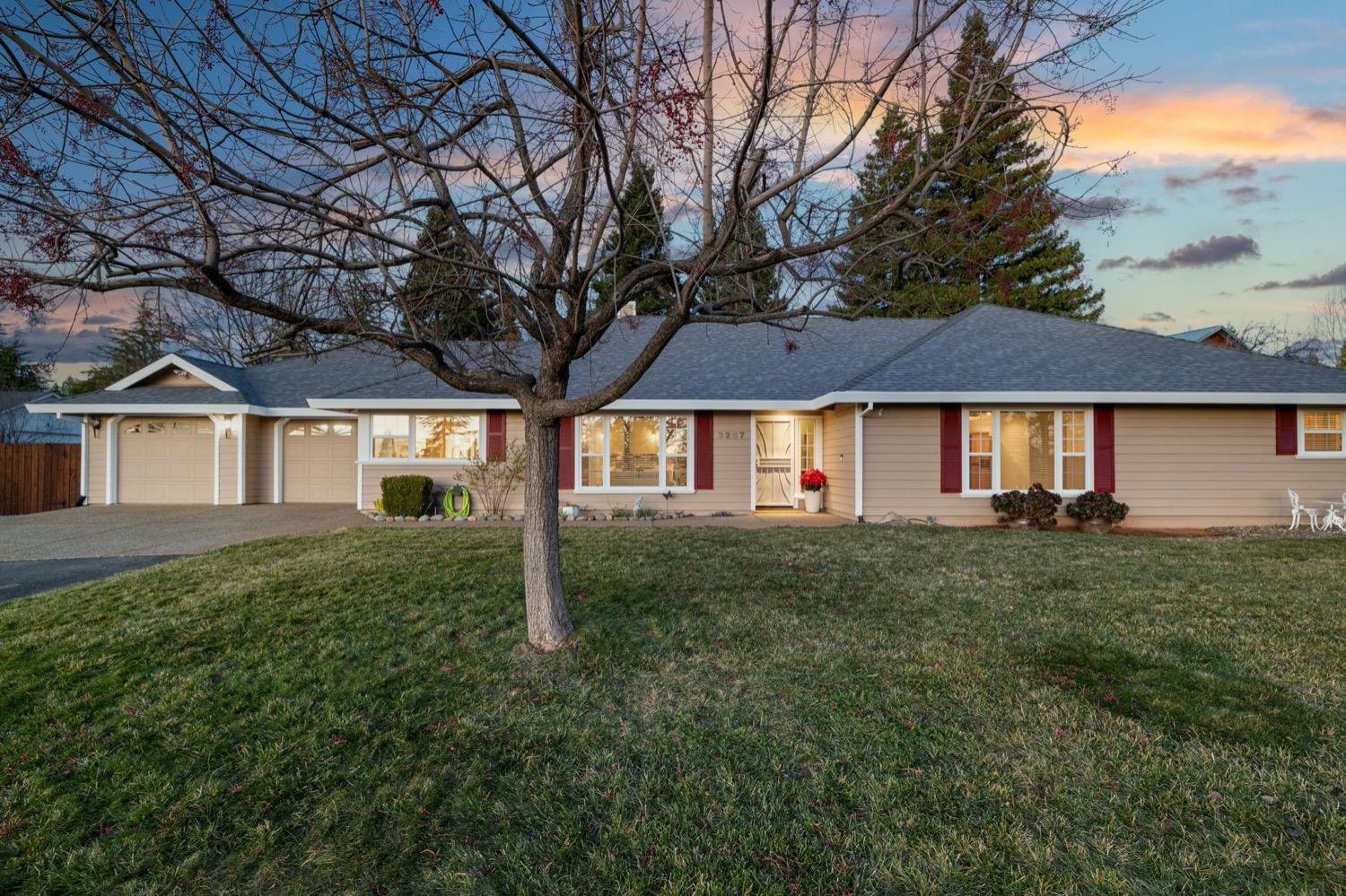 3287 Vista Del Mundo