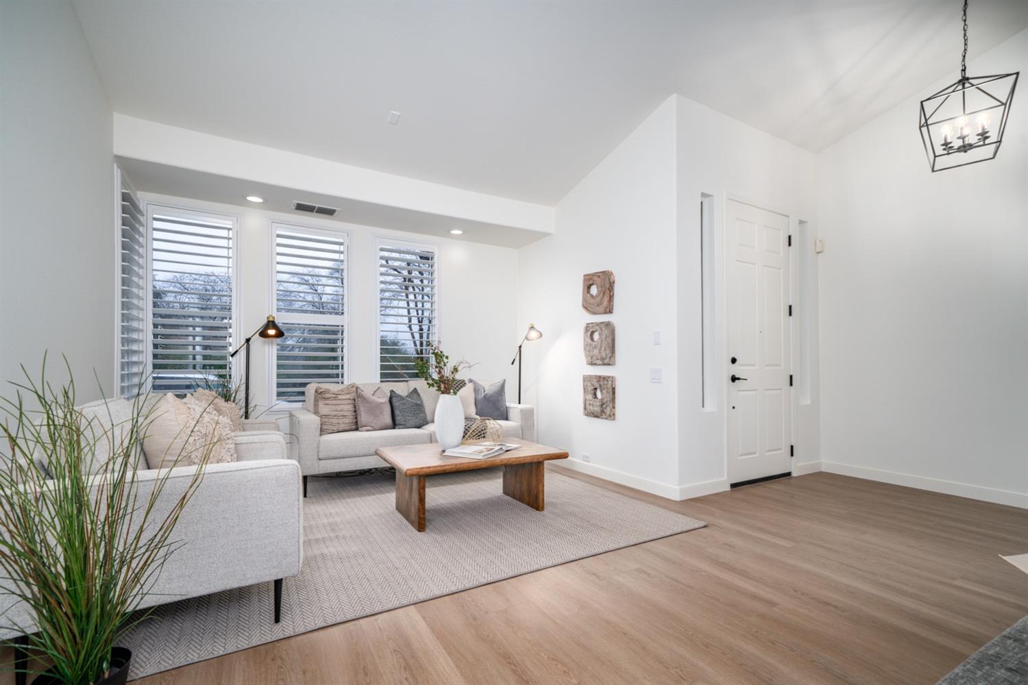 1464 Willow Bend Road