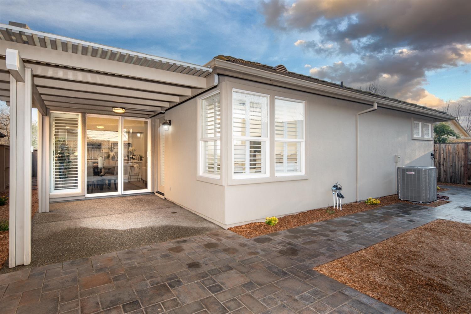 1464 Willow Bend Road