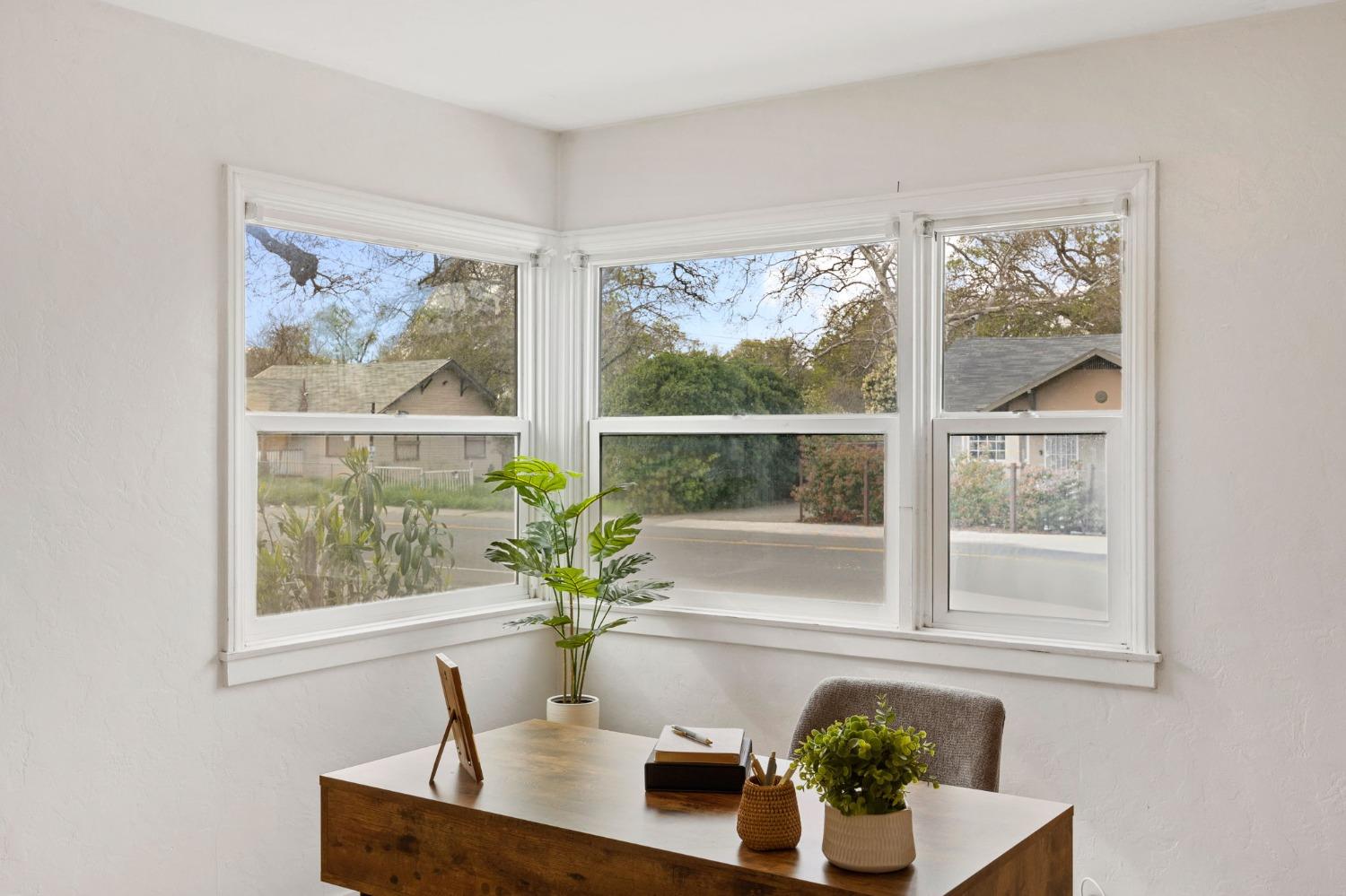 1676 Arcade Boulevard