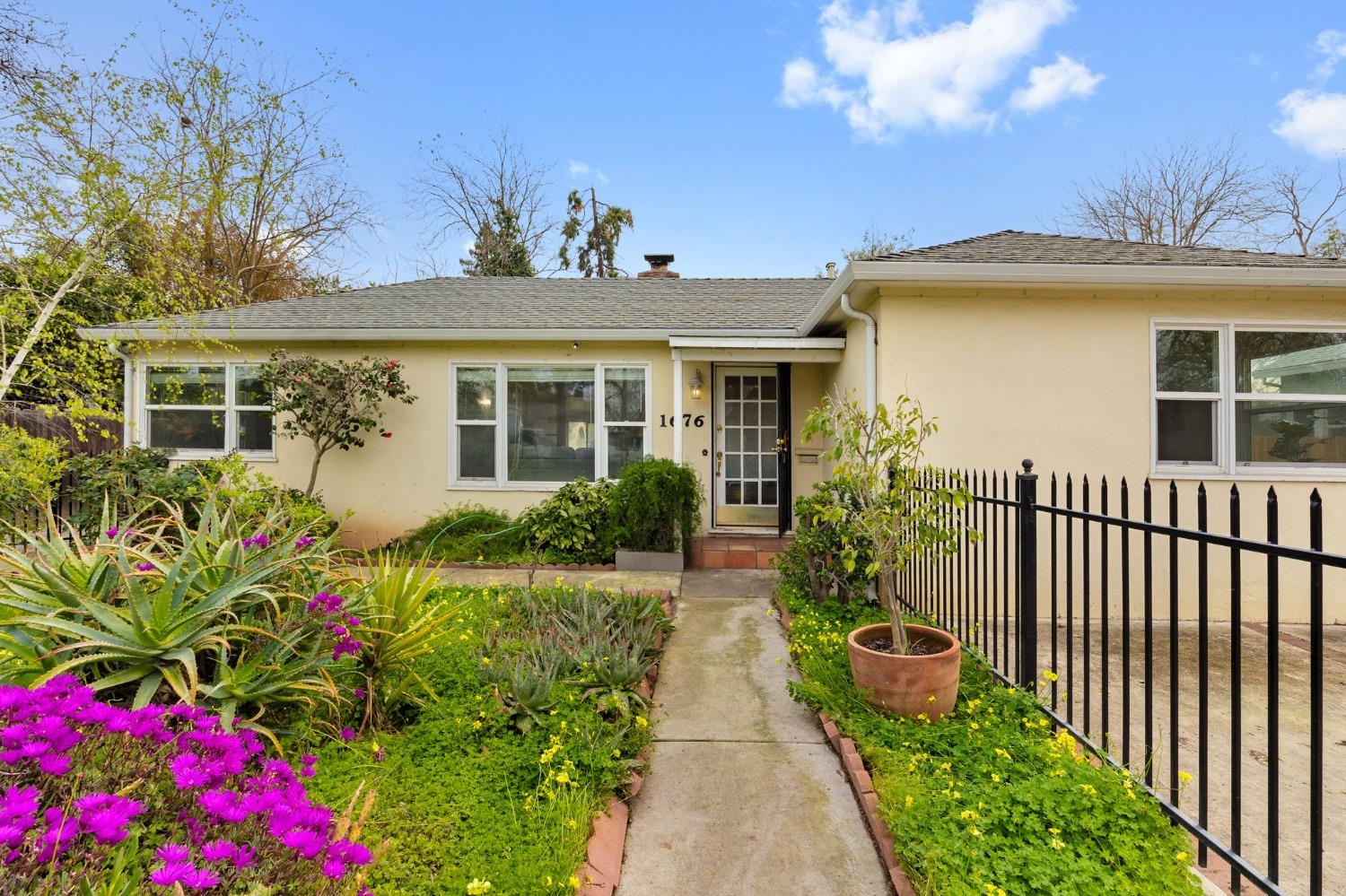 1676 Arcade Boulevard