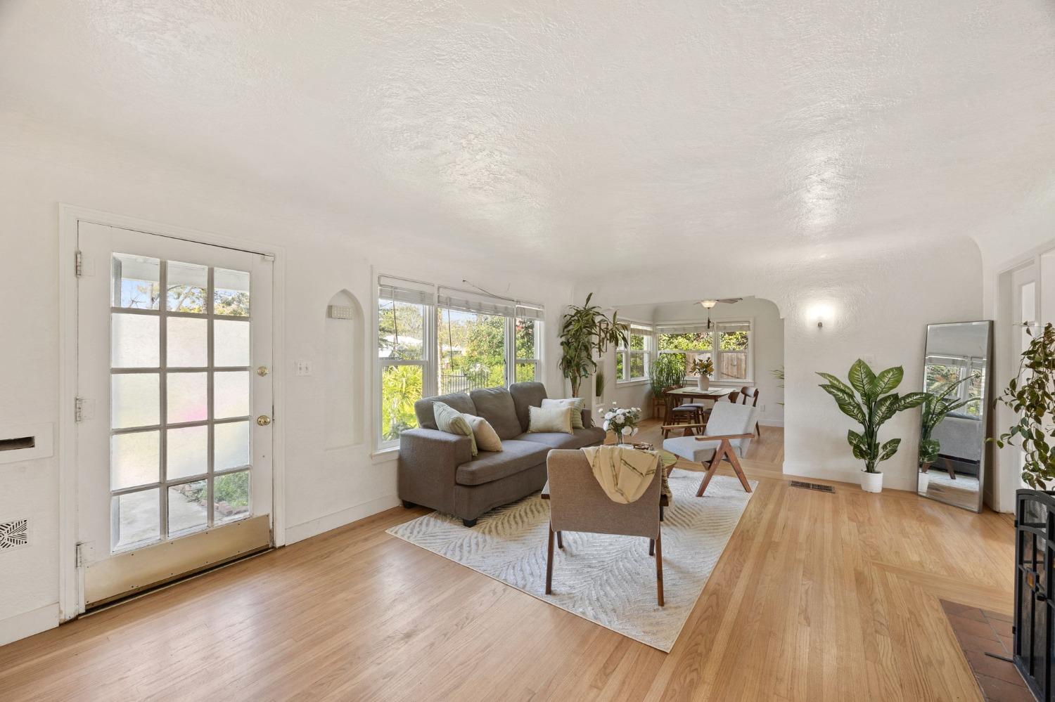 1676 Arcade Boulevard