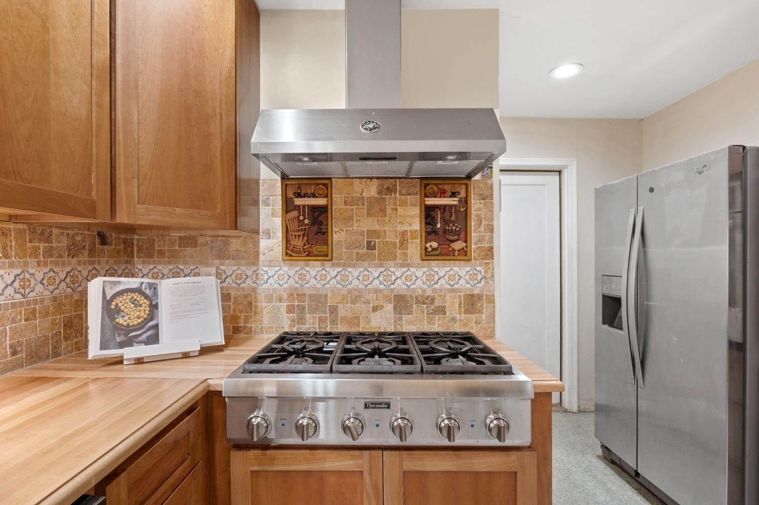 1676 Arcade Boulevard