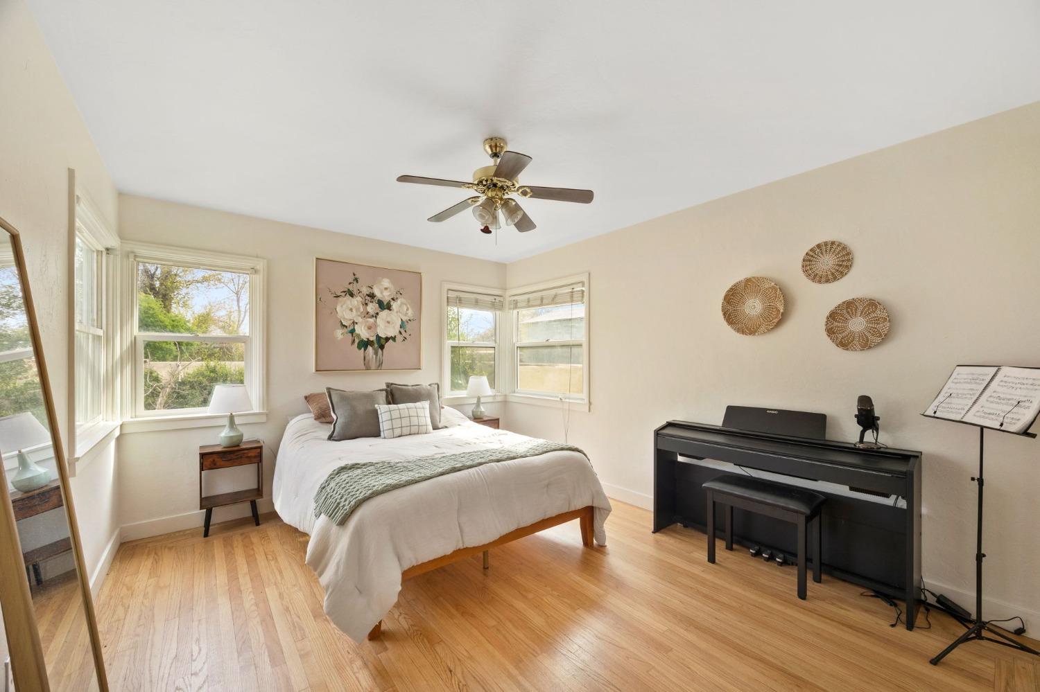 1676 Arcade Boulevard