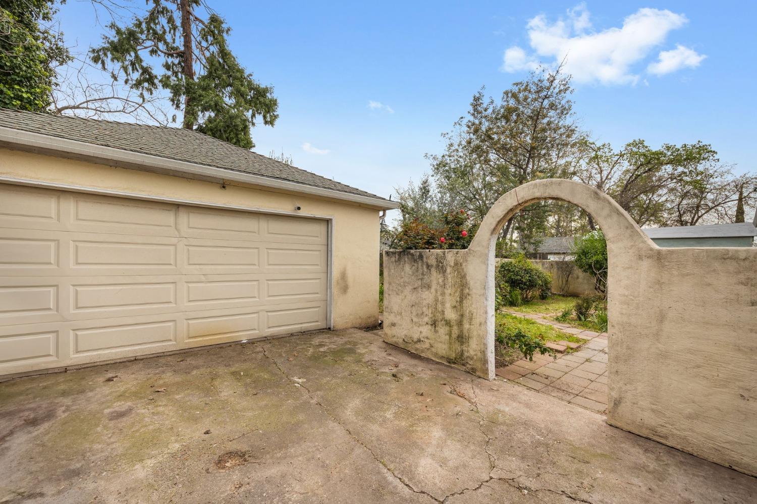 1676 Arcade Boulevard