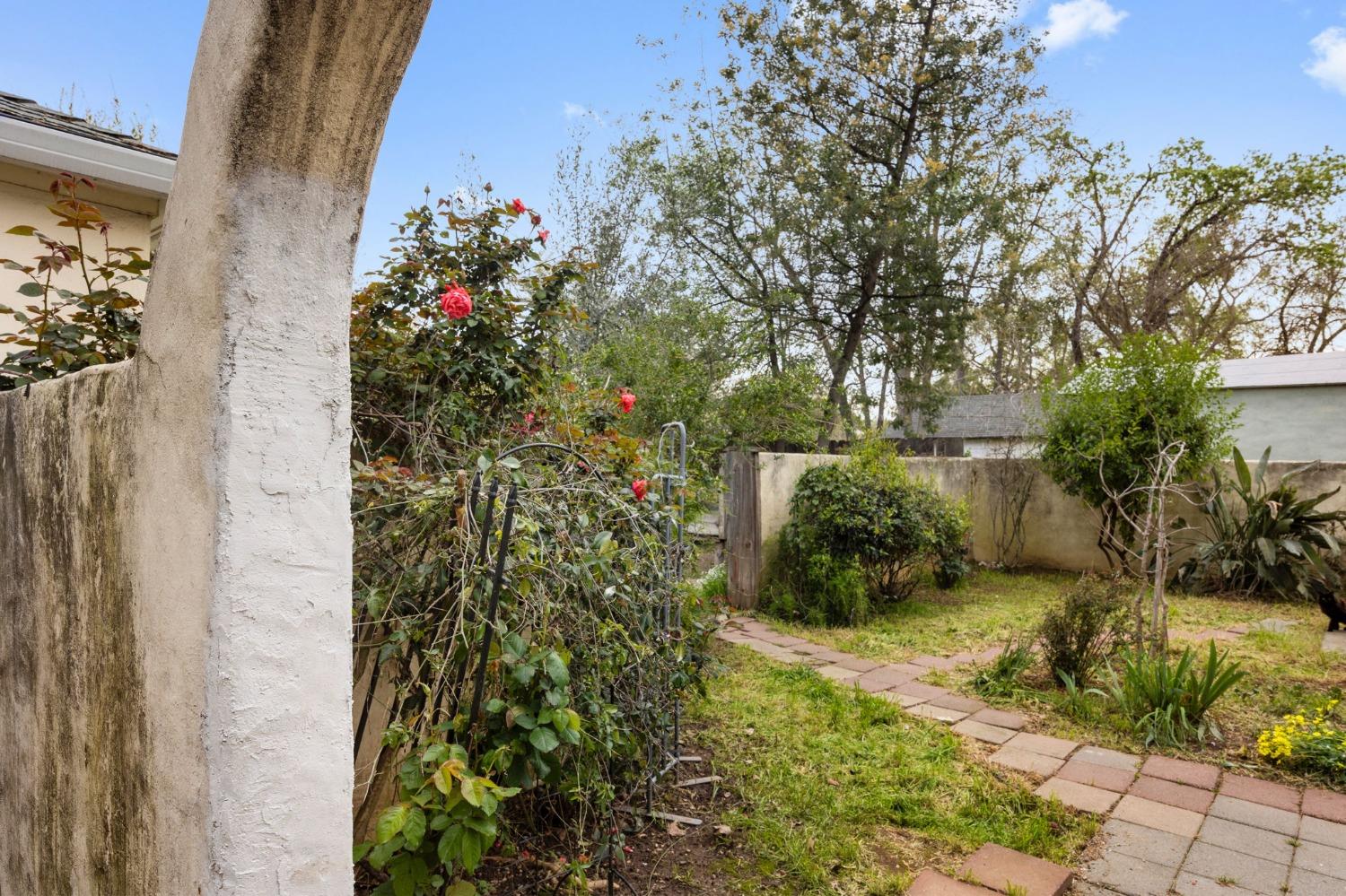 1676 Arcade Boulevard