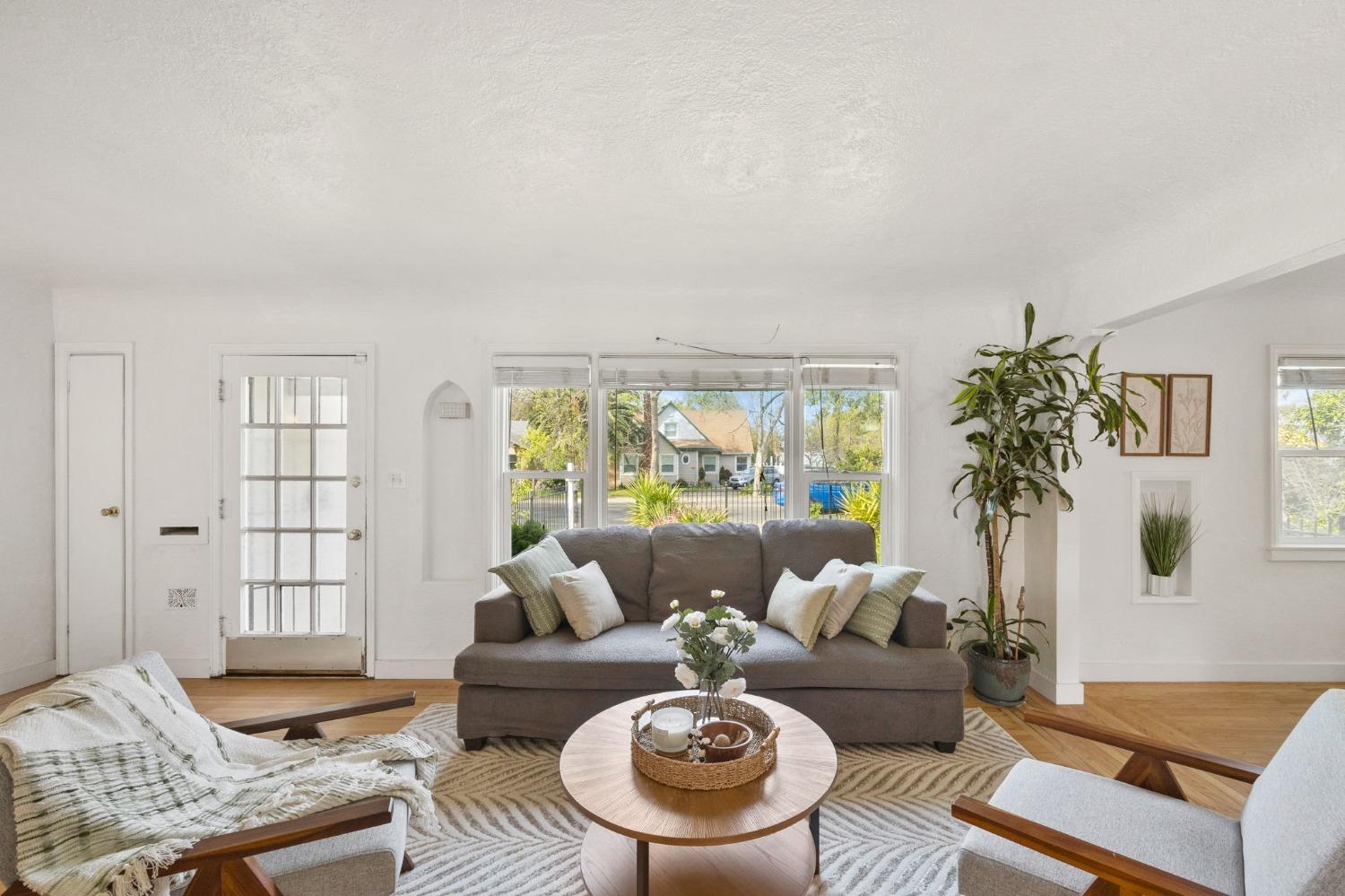 1676 Arcade Boulevard