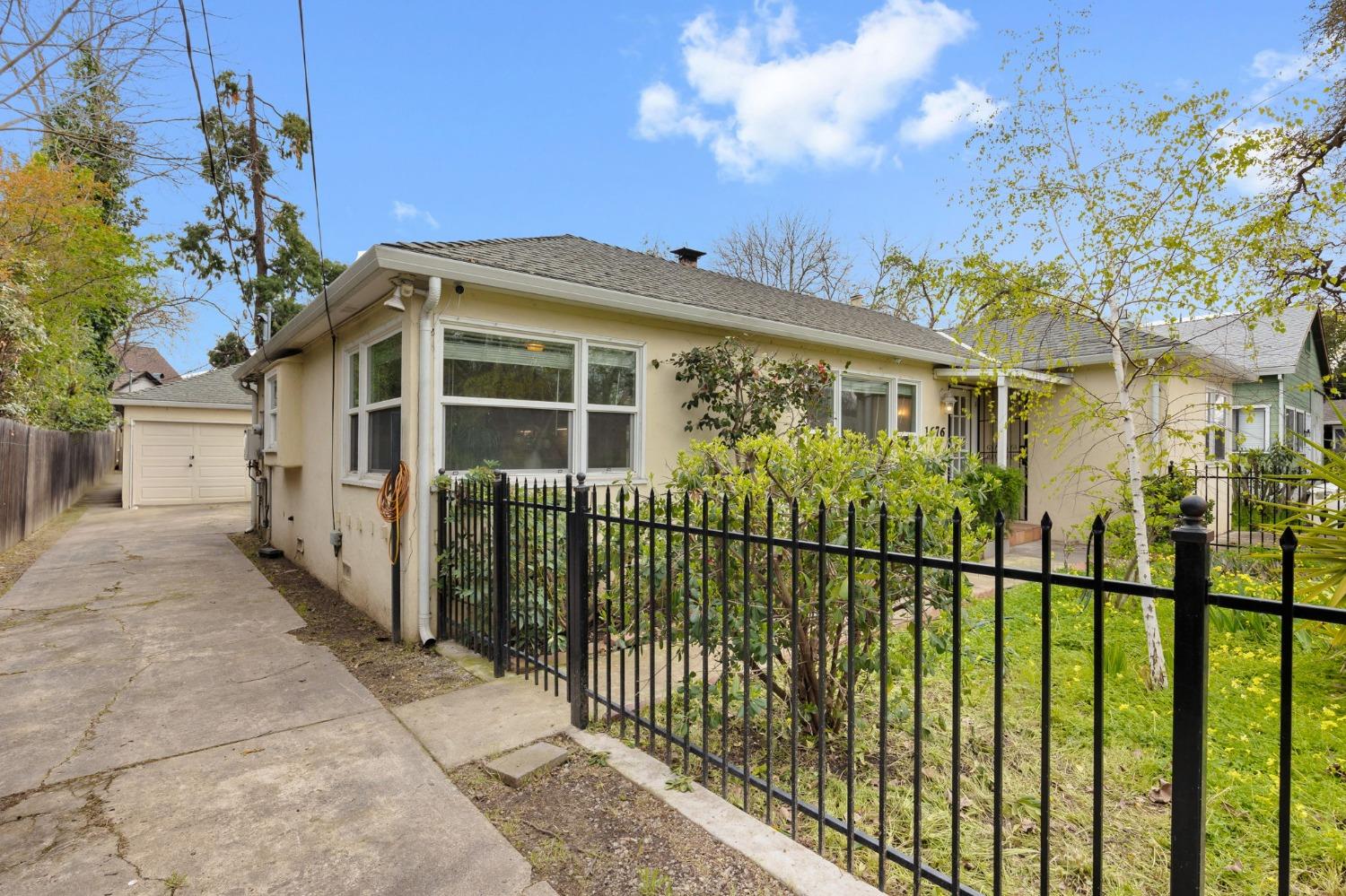 1676 Arcade Boulevard