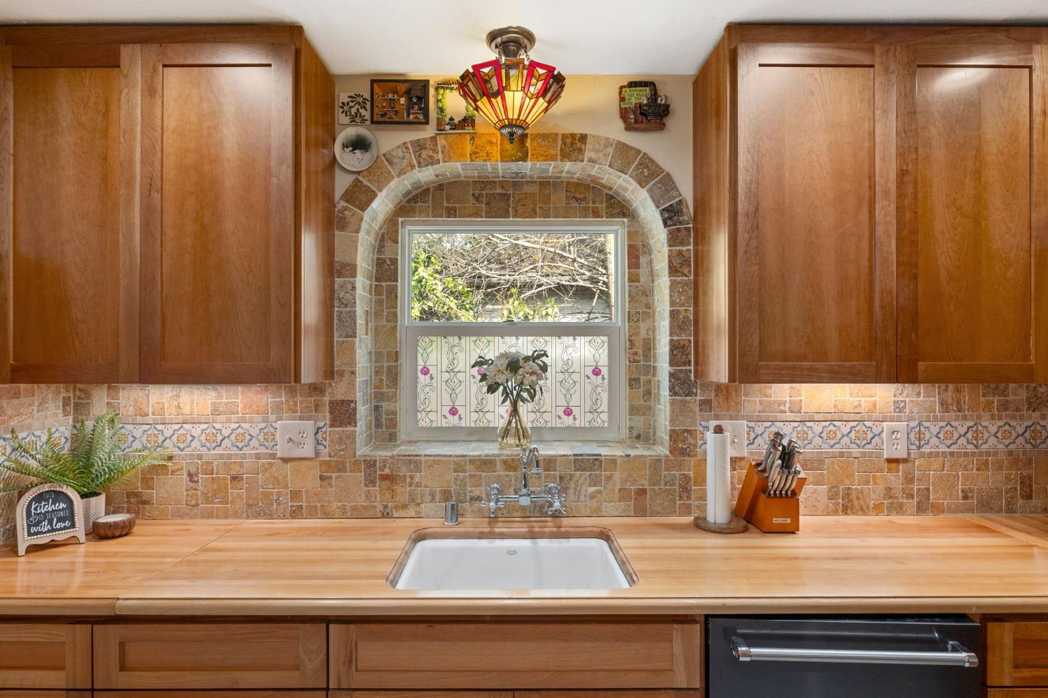 1676 Arcade Boulevard