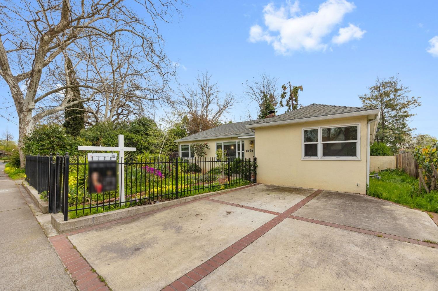 1676 Arcade Boulevard