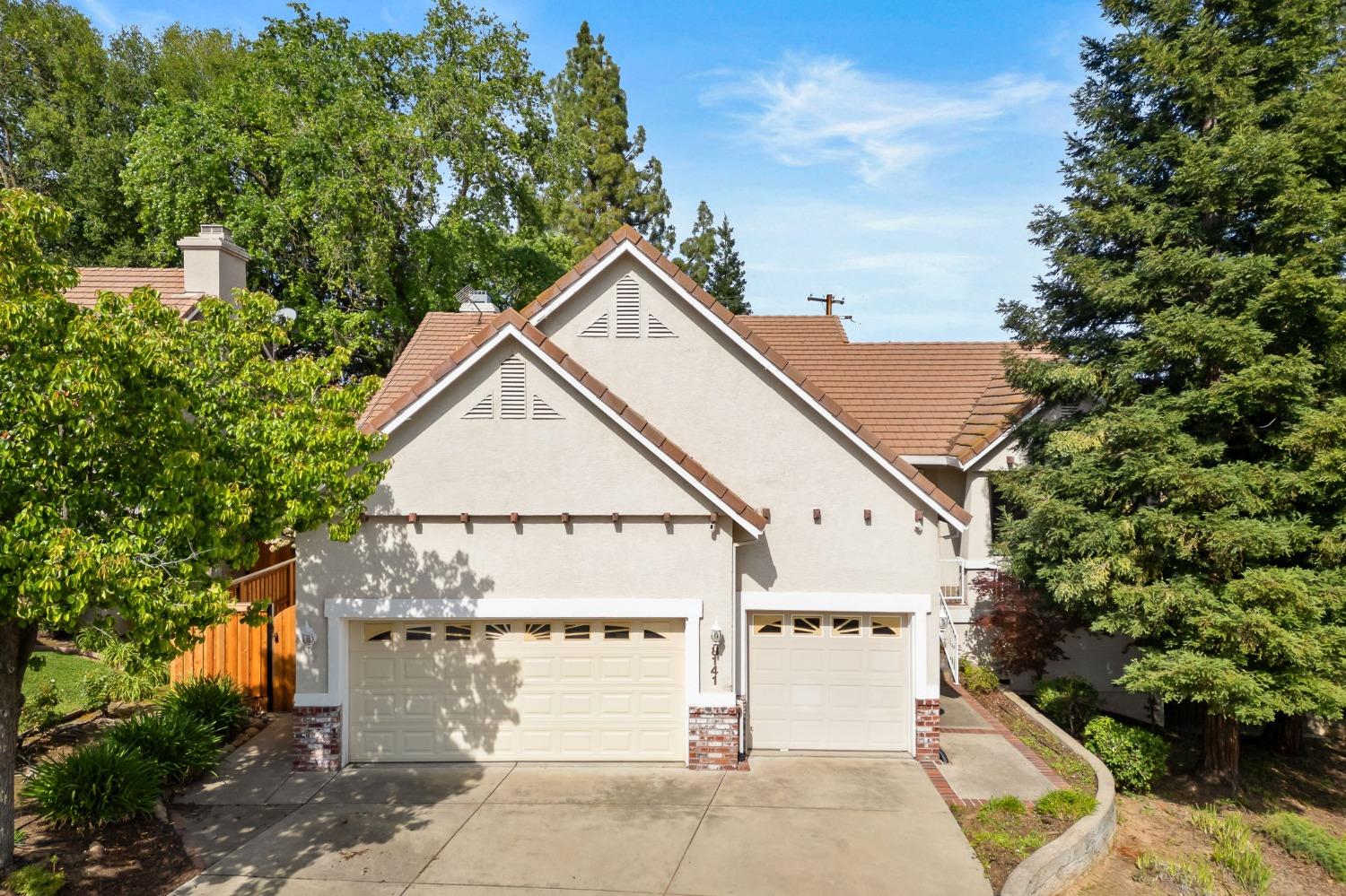 8141 E Carriage Lane