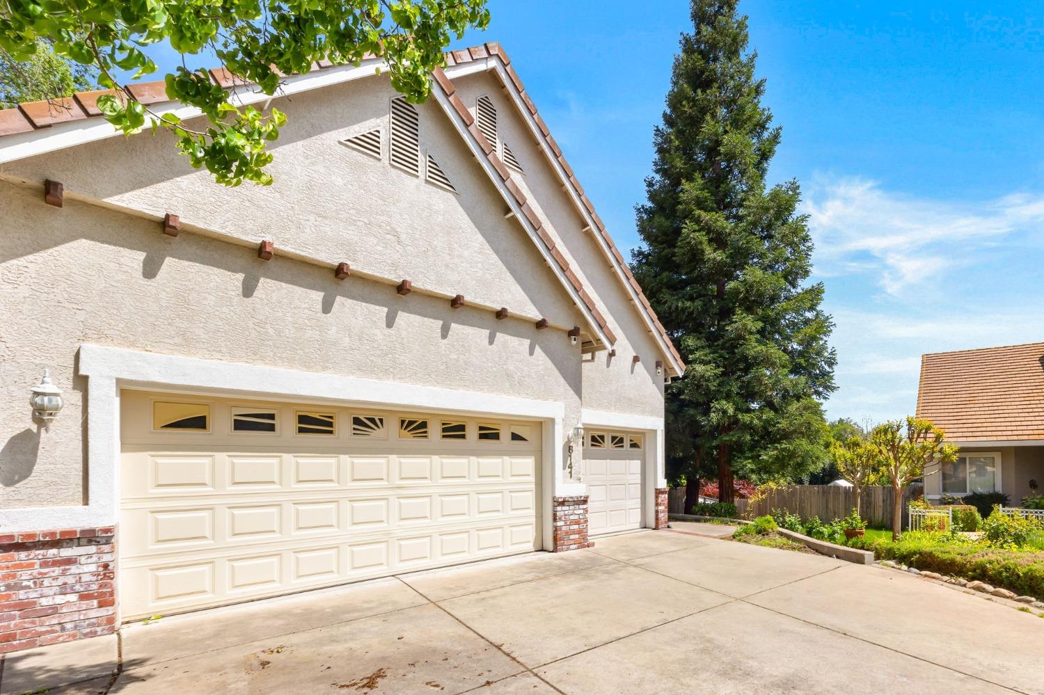 8141 E Carriage Lane