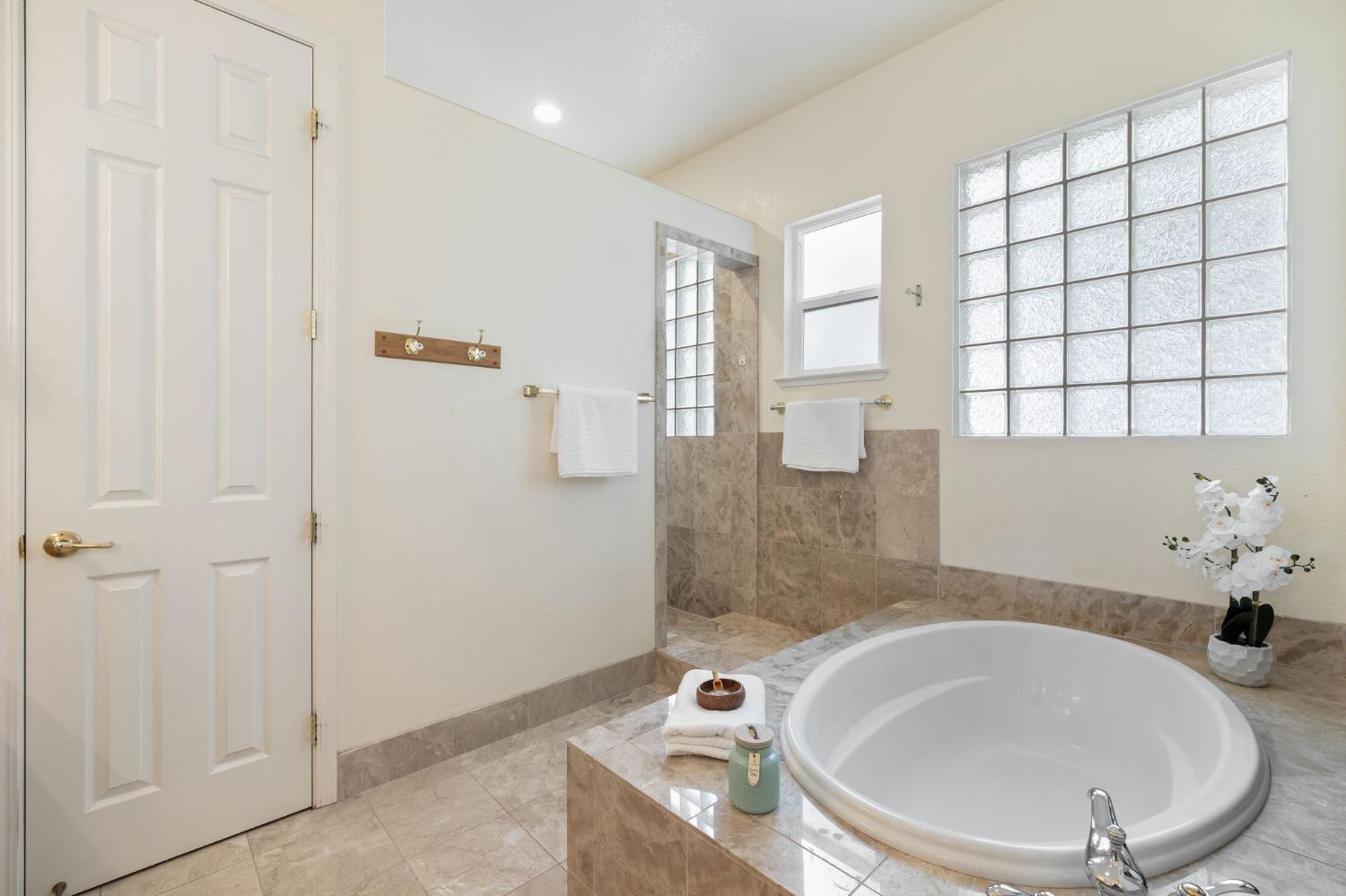 8141 E Carriage Lane