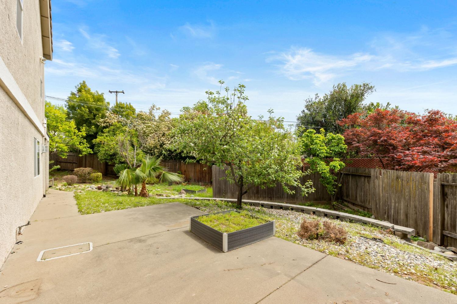 8141 E Carriage Lane