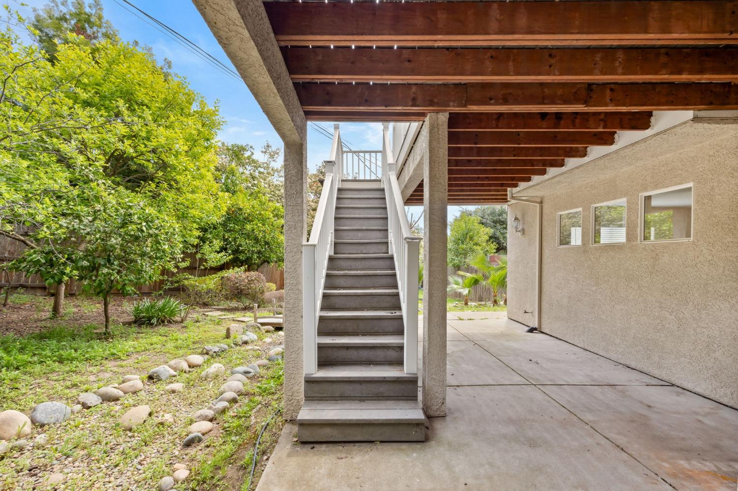 8141 E Carriage Lane