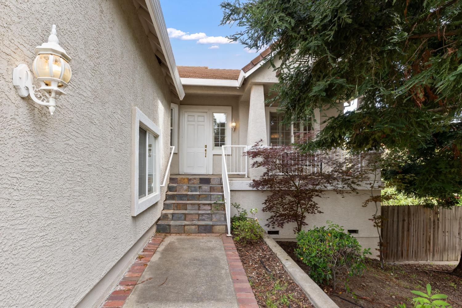 8141 E Carriage Lane