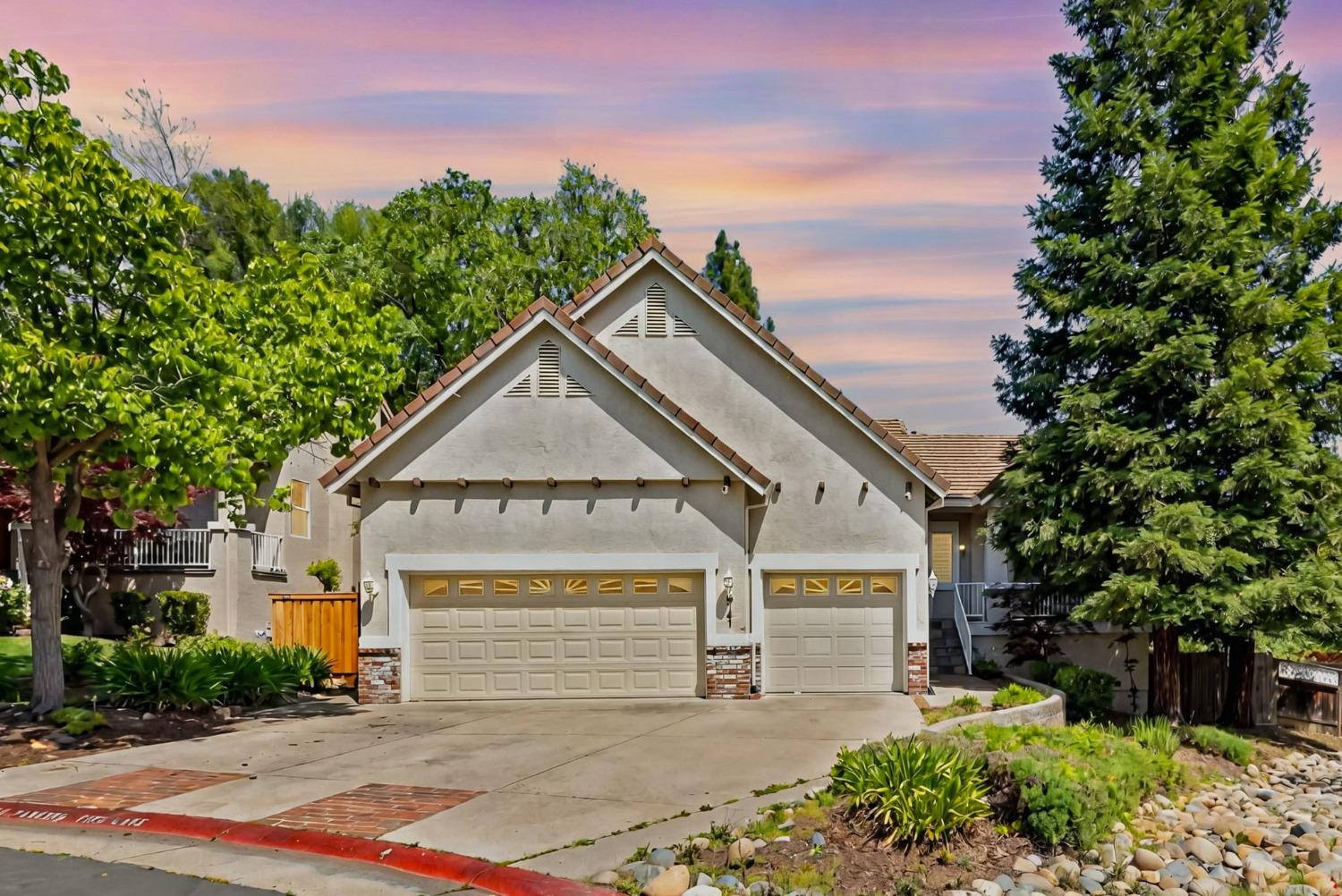 8141 E Carriage Lane