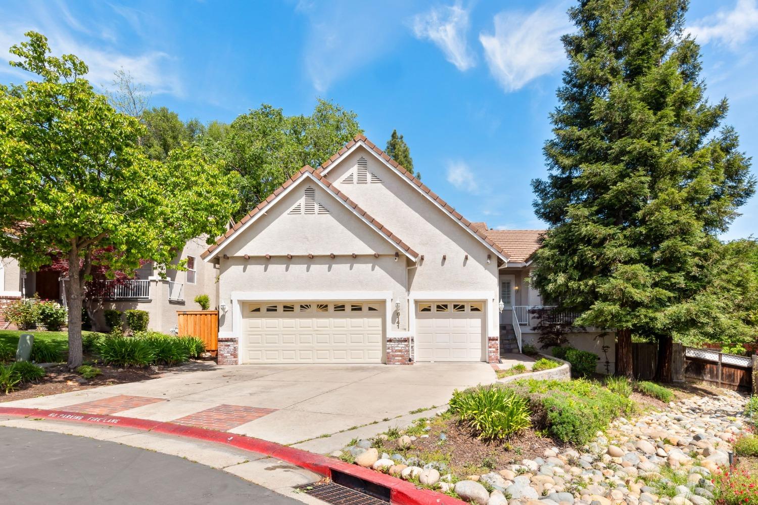 8141 E Carriage Lane