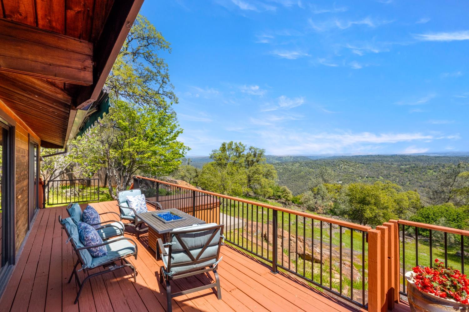 7649 Crystal Boulevard