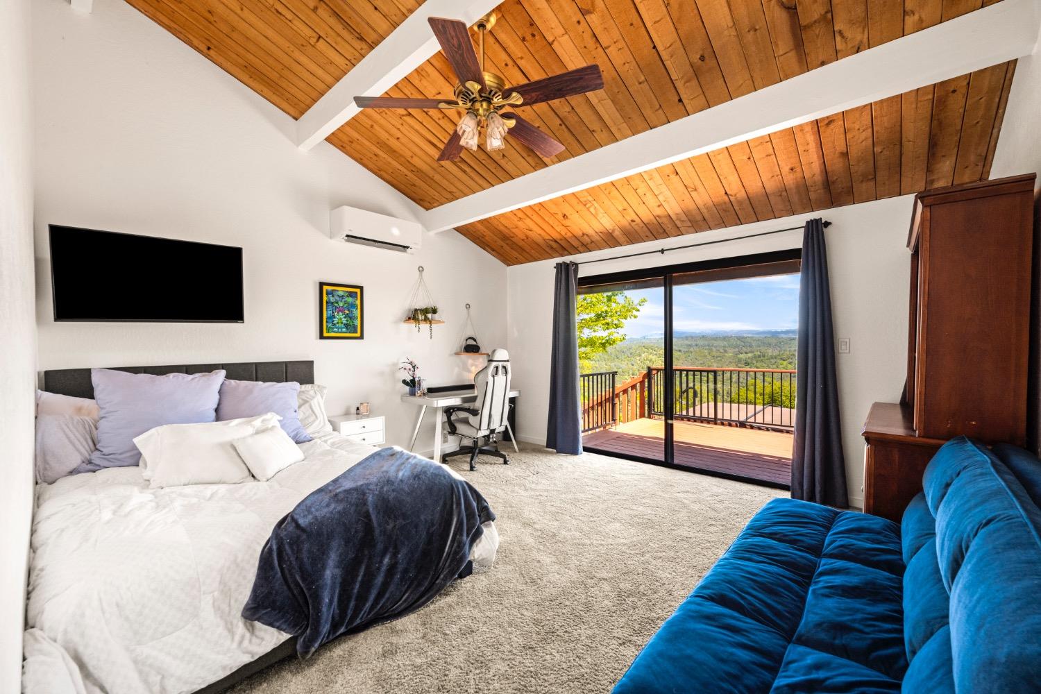 7649 Crystal Boulevard