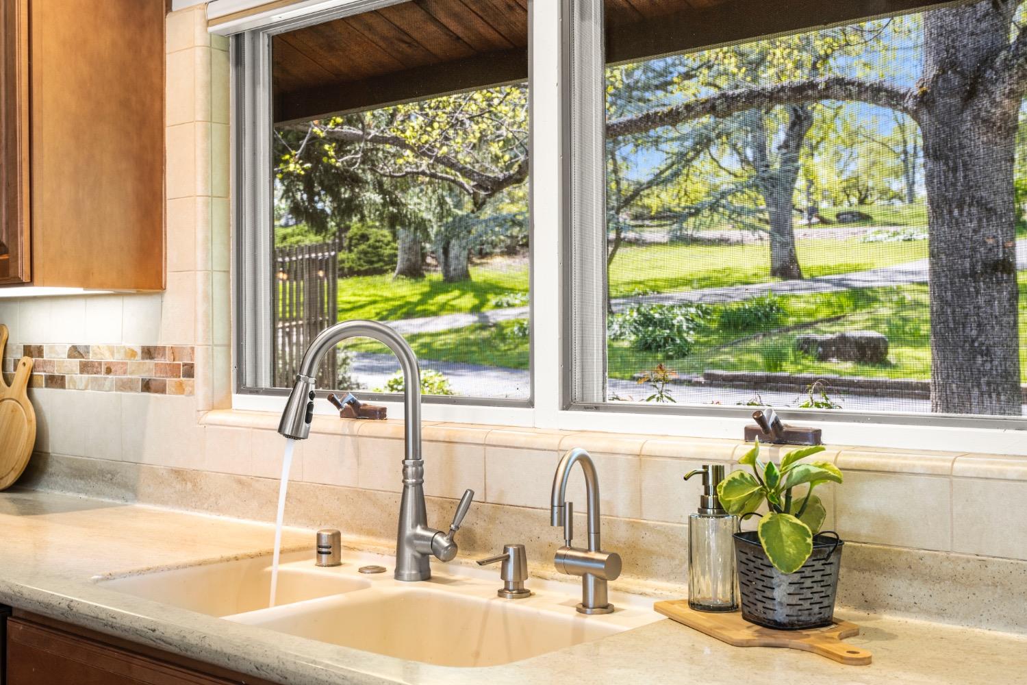 7649 Crystal Boulevard