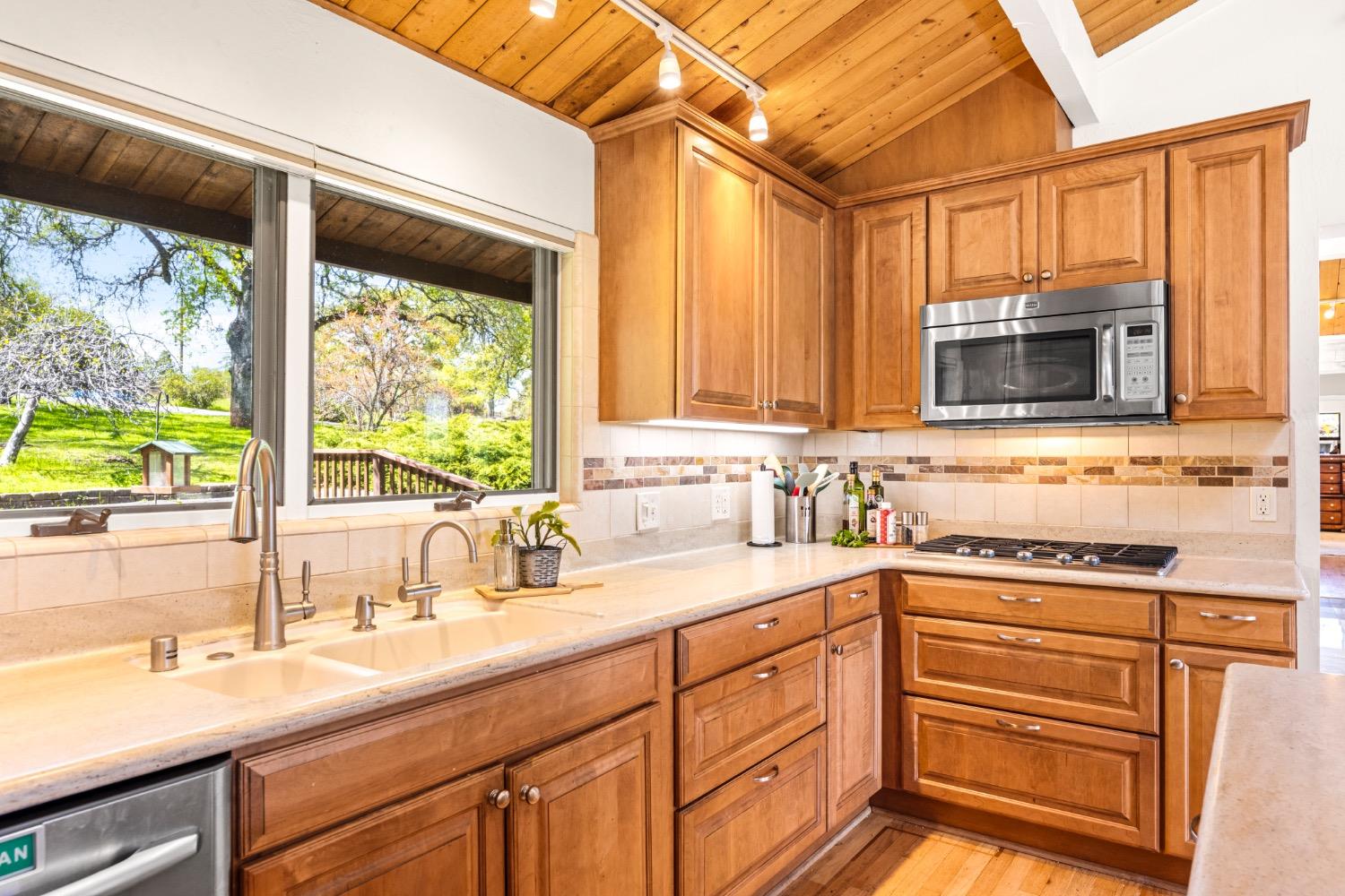 7649 Crystal Boulevard