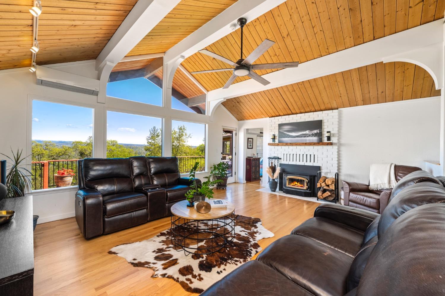 7649 Crystal Boulevard