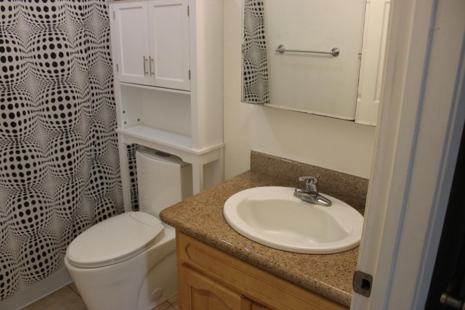 1245 Lakeview Circle