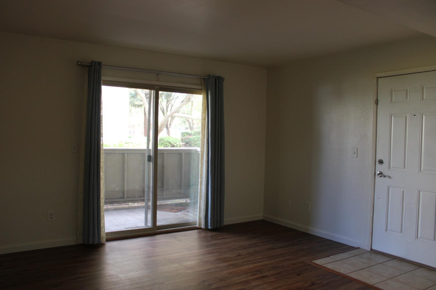 1245 Lakeview Circle