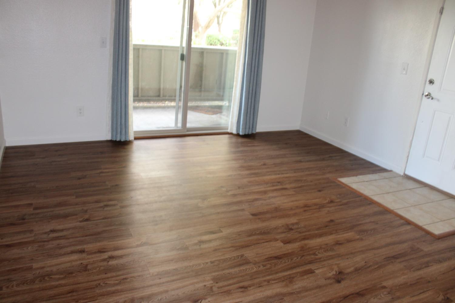 1245 Lakeview Circle